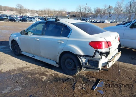 2011 Subaru Legacy 2.5I z USA, uszkodzony, nr VIN 4S3BMCA69B3238142